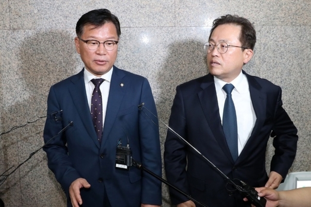 여야, 김진표 의장 주재 '선거제개편' 회동...이달 중순 이후 본격 협상 돌입