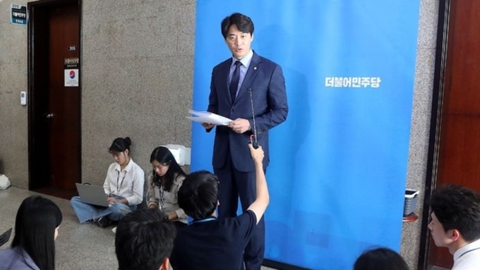 민주당, 26일 오후 2시 새 원내대표 선출…"추석 연휴 전 뽑아 공백 최소화"