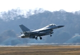 군산서 주한미군 F-16 추락…비상탈출한 조종사 '생존'