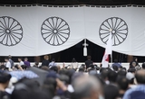 日 국회의원들, 야스쿠니 신사 집단 참배