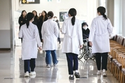 의대생 · 전공의 복귀 ‘오리무중’ 의료공백 장기화