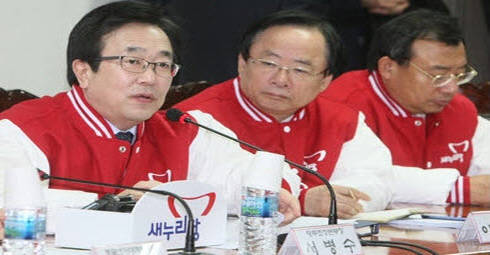 새누리당 여의도동 당사에서 31일 열린 중앙선거대책본부 회의에서 서병수 사무총장이 모두발언을 하고 있다.