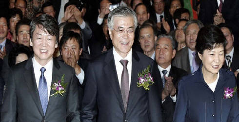 새누리당 박근혜 대선 후보는 , 민주통합당 문재인 대선 후보는 , 무소속 안철수 대선 후보