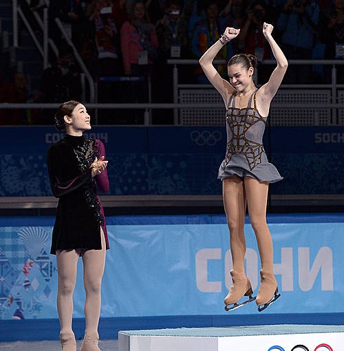 아델리나 소트니코바 바라보는 김연아