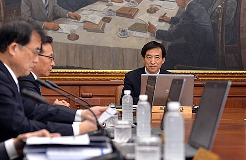 금융통합위원회 주재하는 이주열 총재/뉴시스