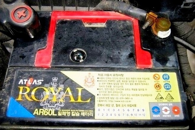 배터리도 최근 자가 교체가 성행하고 있다. 정상적인 배터리(사진=정수남 기자).