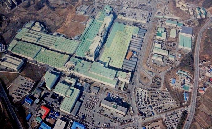 쌍용차 노사는 경영난을 타파하기 위해 지난해 복지 축소 등에 합의하는 등 다각적인 노력을 기울이고 있다. 쌍용차 평택공장 전경(사진=정수남 기자).