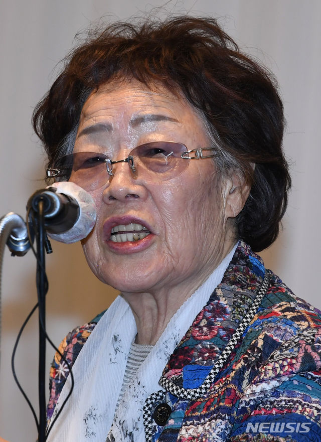 일본군 위안부 피해자인 여성인권운동가 이용수 할머니가 25일 오후 대구 수성구 인터불고호텔에서 기자회견을 하고 있다.(사진=뉴시스)