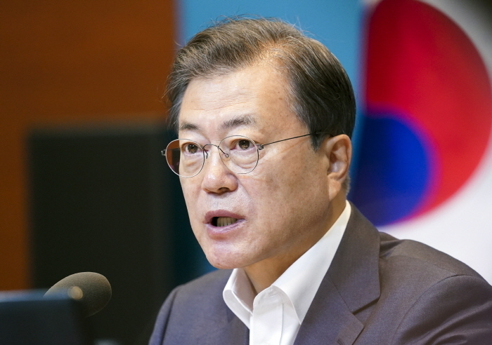 문재인 대통령은 30일 부처님오신날을 맞아 신종 코로나바이러스 감염증(코로나19) 극복을 위해 자비를 실천하고 있는 불교계에 감사의 뜻을 전했다.