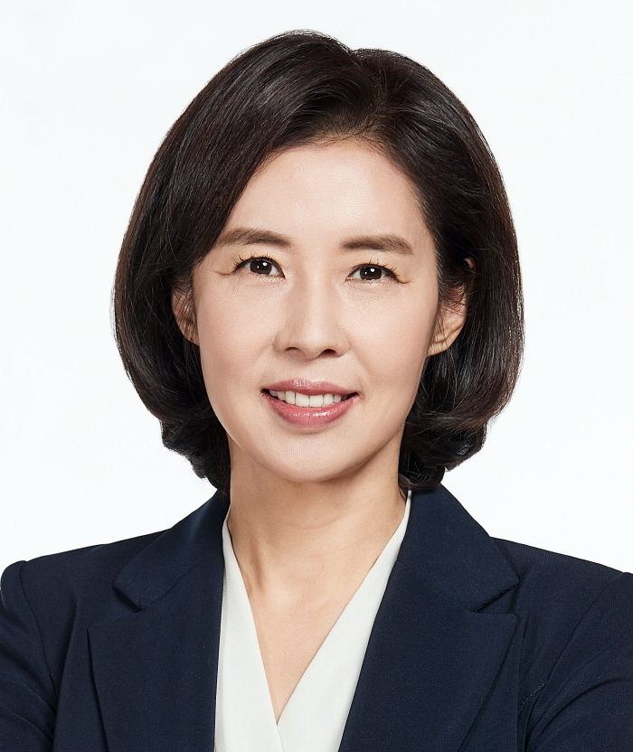 문재인 대통령은 31일 청와대 교육비서관에 박경미 전 국회의원을 내정했다고 발표했다.