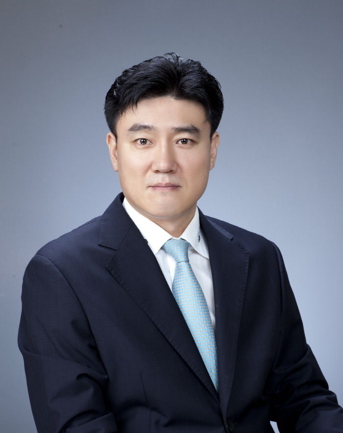 문재인 대통령은 31일 청와대 춘추관장에 김재준 제1부속비서관실 행정관을 내정했다고 발표했다.