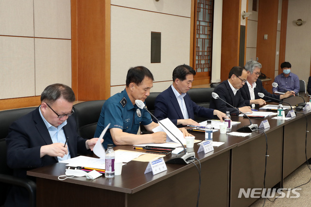 강원도 대북전단 살포 방지를 위한 유관기관 긴급 대책회의.(사진=뉴시스)