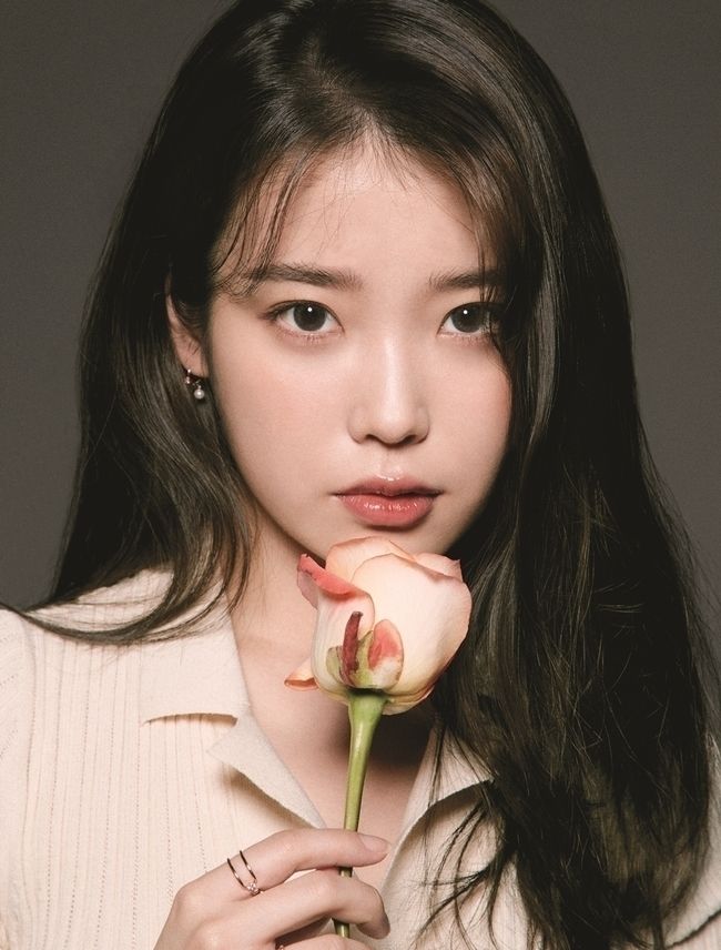 아이유 공식입장 소식이 24일 전해졌다. (사진=EDAM엔터테인먼트 제공)