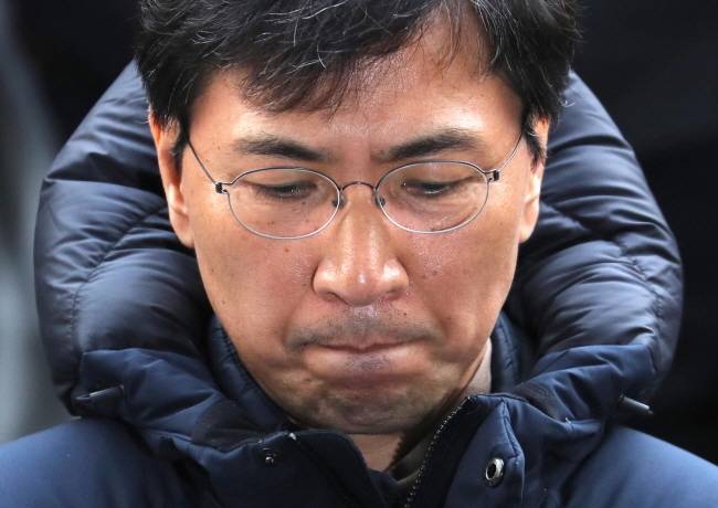 모친상 중인 안희정(55) 전 충남도지사의 일시 석방 여부가 6일 결정될 전망이다.