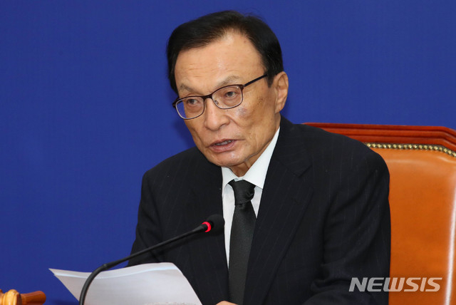 이해찬 더불어민주당 대표가 13일 서울 여의도 국회에서 열린 더불어민주당 최고위원회의에 참석해 현안관련 발언을 하고 있다.(사진/뉴시스)