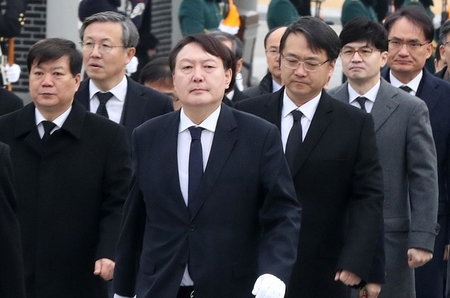 법무부는 지난 1월8일 대검검사급 간부 32명의 승진·전보 인사를 단행했다. 사진 왼쪽 첫번째 배성범 당시 서울중앙지검장. 사진 왼쪽 네번째부터 강남일 당시 대검찰청 차장검사, 한동훈 당시 반부패·강력부장, 박찬호 당시 공공수사부장.