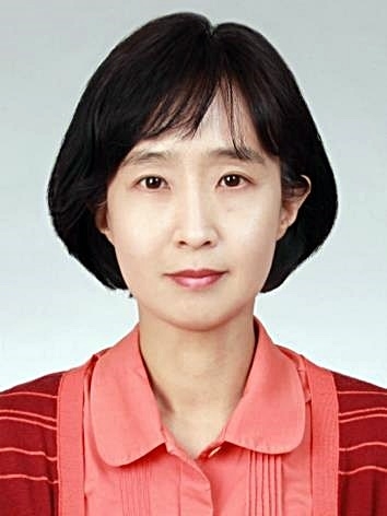 임순영 서울시 젠더특보. 19일 경찰에 따르면 서울 성북경찰서는 이번주 중 임순영 젠더특보를 참고인 신분으로 불러 조사할 계획이다. 앞서 서울시는 "박원순 전비서(여비서) 성추행 진상규명 위한 민관합동조사단을 구성하겠다"고 지난 15일 입장을 발표했다. 임순영 젠더특보가 이날부터 주목 받은 가운데 서울시 젠더특보 뜻과 젠더 뜻에도 관심이 쏠렸다. 젠더 뜻은 특히 사회적으로 구성되는 남녀 정체성, 사회문화적으로 길들여진 성을 말한다. 서울시 젠더특보 란 젠더 관련 정책 및 의정활동을 보좌하는 직책을 의미한다. 사진=서울시(서울시청) 제공