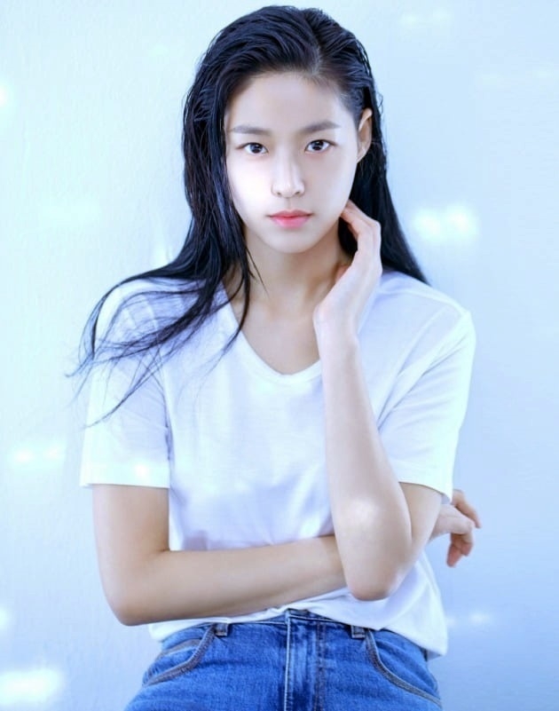설현 법적대응 소식이 23일 전해졌다. (사진=FNC엔터테인먼트 제공)