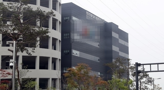 평택 공장에 토사가 덮친 사고로 근로자 3명이 의식불명 상태이며 1명은 중상을 입고 치료 받고 있다. 해당 사진은 기사 내용과 관련 없음.