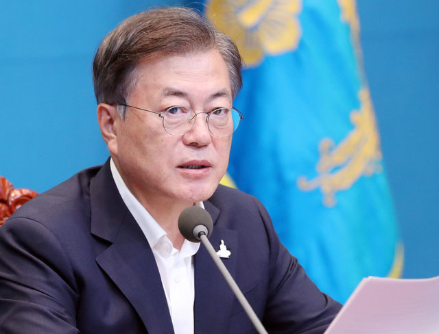 문재인 대통령이 27일 청와대에서 수석보좌관회의를 주재하고 있다. (사진=청와대 제공)