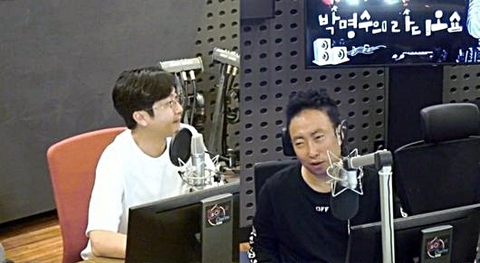 박명수 지각 해프닝을 겪었다. 사진은 KBS 쿨FM '박명수의 라디오쇼' 진행 중인 박명수 모습. 사진=KBS '보는 라디오' 제공
