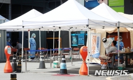 코로나19 선별진료소 광경. (뉴시스 자료사진)