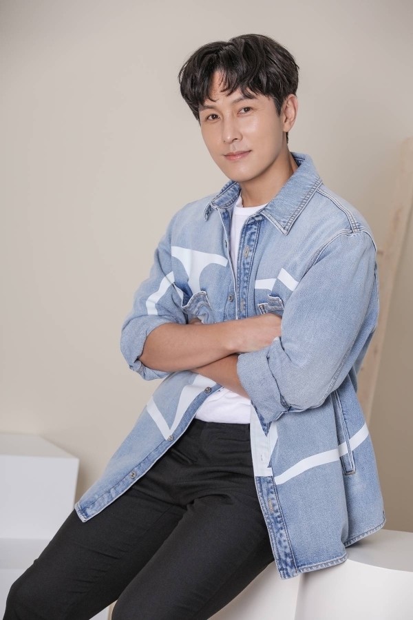 김동완 법적대응 소식이 24일 전해졌다. 김동완 소속사는 악플러에 대한 선처 없는 법적대응을 강조했다. 사진=오피스 DH 제공