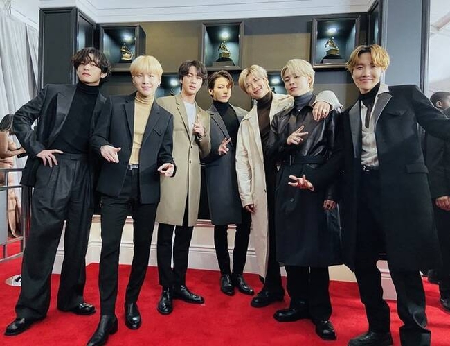 빅히트 법적대응 소식이 24일 전해졌다. 빅히트 엔터테인먼트는 이날 방탄소년단(방탄, BTS) 악플러가 모욕죄로는 법정 최고형(벌금 총 400만원)을 선고 받았다고 밝혔다. 사진=빅히트 엔터테인먼트 제공