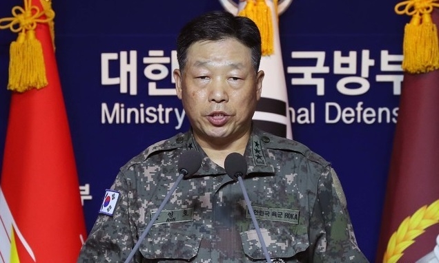 안영호 합동참모본부 작전본부장이 24일 국방부 청사에서 연평도 인근 해상 실종자 관련 브리핑을 하고 있다. (사진=국방일보 제공)