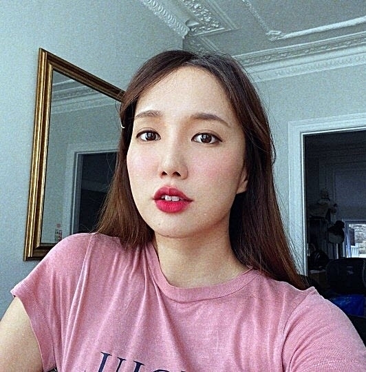 조쉬 사과 소식이 13일 전해졌다. 조쉬는 이날 자신의 유튜브채널에서 "국가비 채널에 업로드된 영상으로 많은 분들께 실망과 걱정, 불편함을 드린 것에 대해 사죄드린다"며 "사과가 늦어져 진심으로 죄송하다"고 말했다. 사진은 국가비. 사진=국가비 소셜네트워크서비스 캡처
