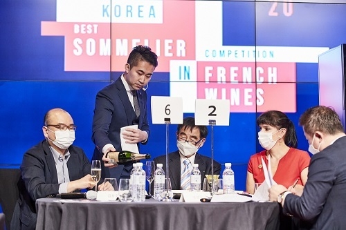 제19회 한국 소믈리에 대회 최종 우승, 최준선 소믈리에 결선 시험 장면