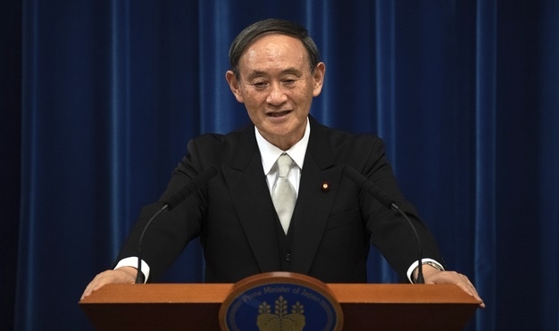 지난 16일 스가 요시히데 일본 총리가 취임 기자회견에서 발언하고 있다.