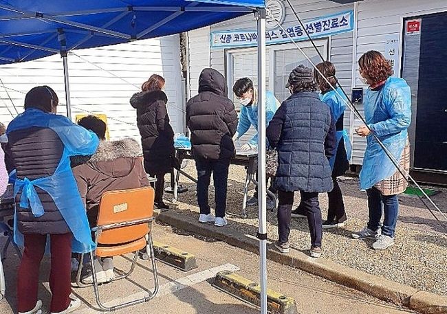 경기 광주시 초월읍 SRC재활병원에서 지난 16일 첫 확진자가 나온이후 17일 현재 확진자 가족 포함 32명이 확진판정을 받았다. 