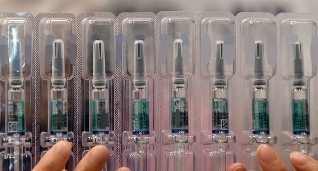 독감주사 사망 사례가 지난 10월 중순부터 11월 3일까지 잇따라 발생했다. 질병관리청에 따르면 3일 0시 기준 독감주사 사망자는 88명이다. 지난 10월 29일 기준 독감주사(독감백신) 사망자는 72명이었다. 해당 사진은 기사 내용과 관련 없음. 