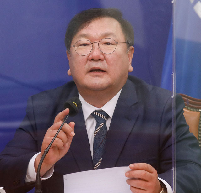 김태년 더불어민주당 원내대표가 2일 오전 서울 여의도 국회에서 열린 최고위원회의에서 모두발언을 하고 있다. (사진=공동취재사진) 