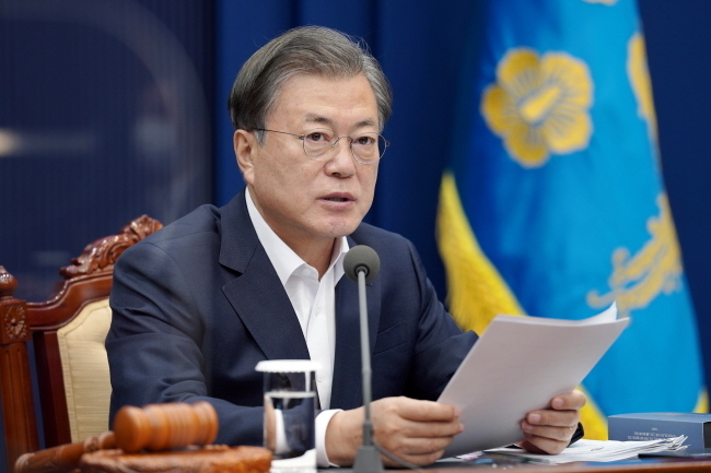 문재인 대통령은 5일 안보관계장관회의를 주재했다. 미국 대통령 선거 결과가 소송전 비화 등 불확실성이 커지는 가운데, 미국 대선 상황을 점검하고 향후 대응 방향을 논의했다.