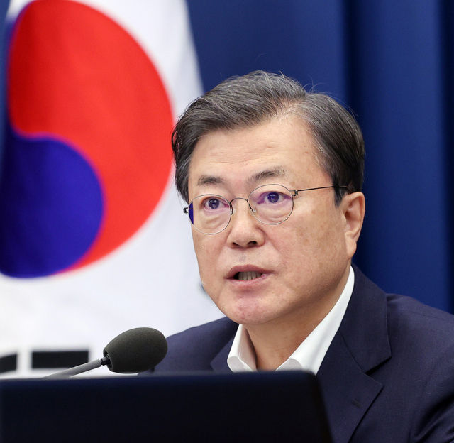 문재인 대통령이 9일 청와대 여민관에서 열린 수석보좌관회의에 참석해 발언하고 있다. (사진=청와대 제공)