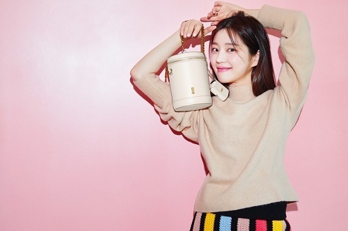 제이에스티나 핸드백.