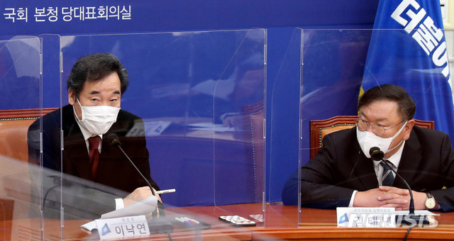 이낙연 더불어민주당 대표가 10일 서울 여의도 국회에서 열린 국난극복K-뉴딜위 국난극복본부 점검회의에서 발언하고 있다. (사진=공동취재사진)