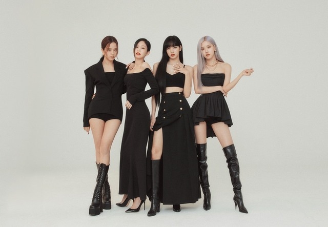  블랙핑크 1위 소식이 11일 전해졌다. 10일(현지시간) 블룸버그 통신에 따르면 블랙핑크는 지난 10월 발매한 정규 1집 '디 앨범'으로 11월 ‘팝스타 파워랭킹’에서 1위에 등극했다. 사진=YG 엔터테인먼트 제공