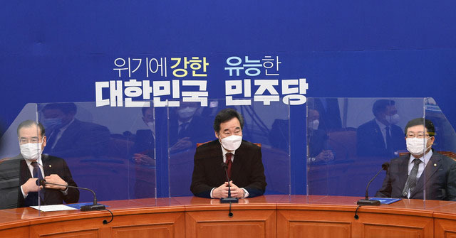 이낙연 더불어민주당 대표가 18일 오전 서울 여의도 국회에서 열린 특보단 임명장 수여식에서 인사말을 하고 있다. (사진=공동취재사진)