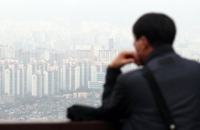 21일 부동산 업계에 따르면 최근 서울에서 전셋집을 구하지 못해 수도권을 찾거나 빌라로 옮기는 이른바 '전세난민'이 속출하고 있다.