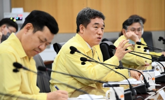  코로나19 발생현황 브리핑하고 있는 서정현 서울시장 권한대행. 사진=서울시 제공