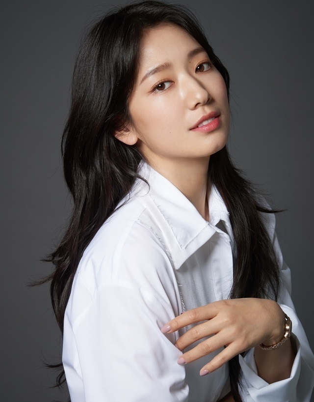  박신혜 음성판정 소식이 24일 전해졌다. 소속사 솔트엔터테인먼트는 이날 "박신혜가 23일 코로나 검사 결과 음성판정을 받아 일정을 정상적으로 진행하게 됐다"고 밝혔다. 사진=솔트엔터테인먼트 제공