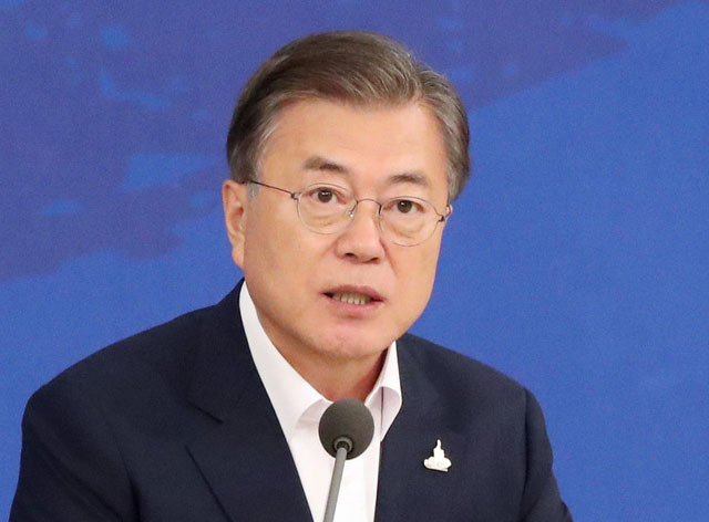 문재인 대통령이 30일 오후 청와대에서 열린 수석·보좌관회의에 참석해 발언하고 있다. (사진=청와대 제공)