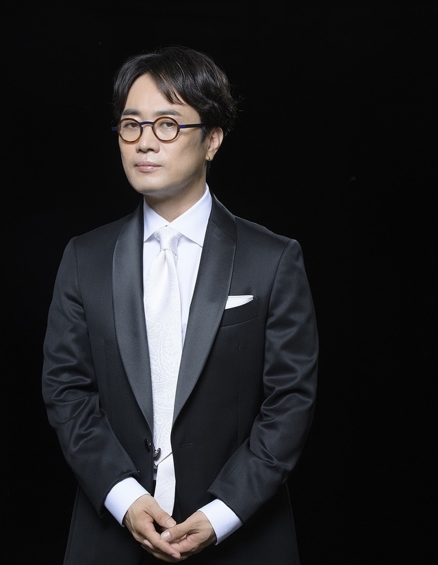 민규동감독이 확진 판정을 받았다. 충무로영화제는 "민 감독이 지난 6일 확진 판정을 받았다"고 7일 밝혔다. 