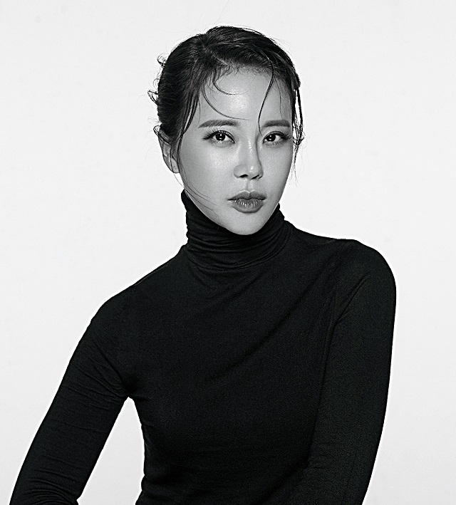  백지영이 공연을 취소했다. 소속사 트라이어스는 7일 “백지영은 지난 5일 부산부터 광주, 서울, 성남, 일산 등에서 '2020-21 전국투어 콘서트-백허그(BAEK-HUG)'를 열 예정이었으나 코로나19로 취소한다”고 밝혔다.