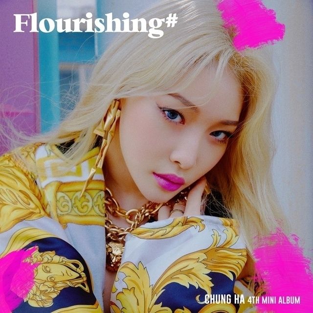  청하 확진이 걸그룹 트와이스 전원검사에 구구단 미나 코로나19 자가격리에까지 여파를 미쳤다. 소속사 젤리피쉬엔터테인먼트는 7일 공식입장을 내고 "구구단 미나가 코로나19 확진자와 동선이 겹쳐 금일 코로나19 검사를 진행했고 현재는 보건당국의 지침에 따라 자가 격리 중이다"고 밝혔다. JYP 엔터테인먼트도 이날 공식입장을 통해 사나를 비롯해 트와이스 전원검사 소식을 알렸다. 사진 왼쪽부터 확진된 청하. 사진=MNH엔터테인먼트 제공