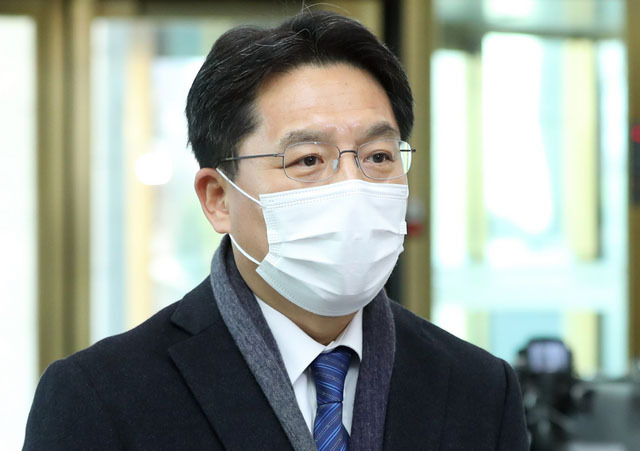 노규덕 신임 한반도평화교섭본부장이 21일 서울 종로구 외교부 청사로 출근하며 취재진 질문에 답하고 있다. (사진=뉴시스 제공)