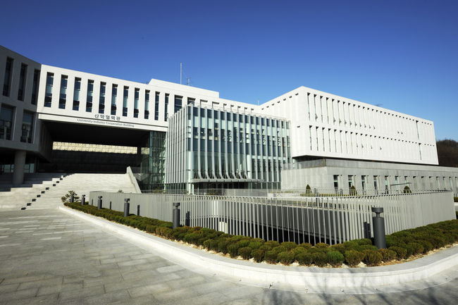 현대바이오사이언스는 코로나19 경구치료제 'CP-COV03'의 신속한 임상2상 진입을 위해 디티앤씨알오와 임상대행계약을 체결했다 (사진=현대바이오 제공)